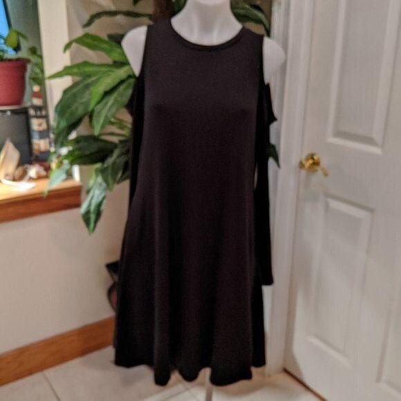 Zenana Premium Black Cold Shoulder Long Sleeve Swing Dress Size Small - Picture 2 of 8